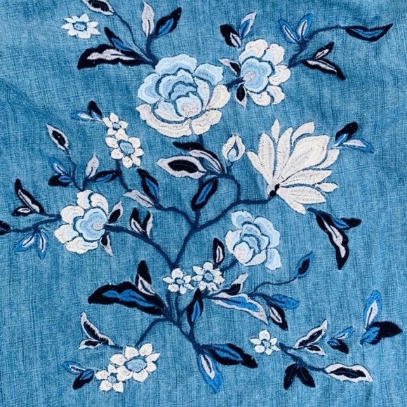 American Eagle Floral Denim Button Down Shirt - Picture 6 of 15